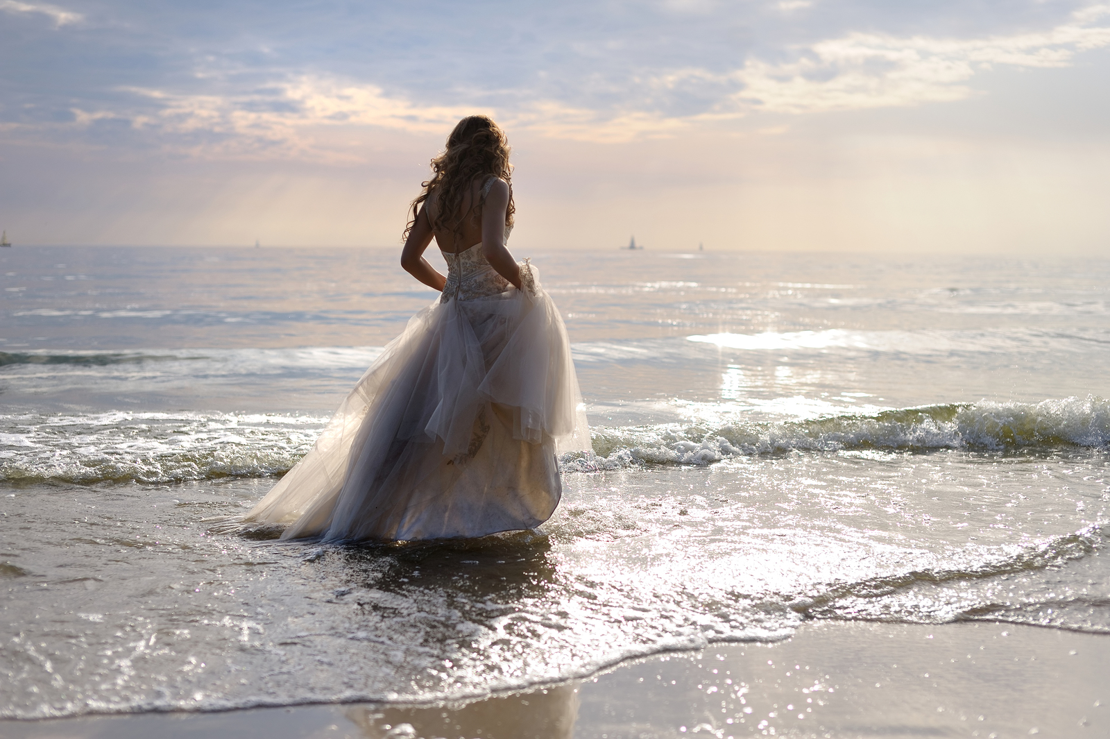 Bride on the beach wedding Mallorca