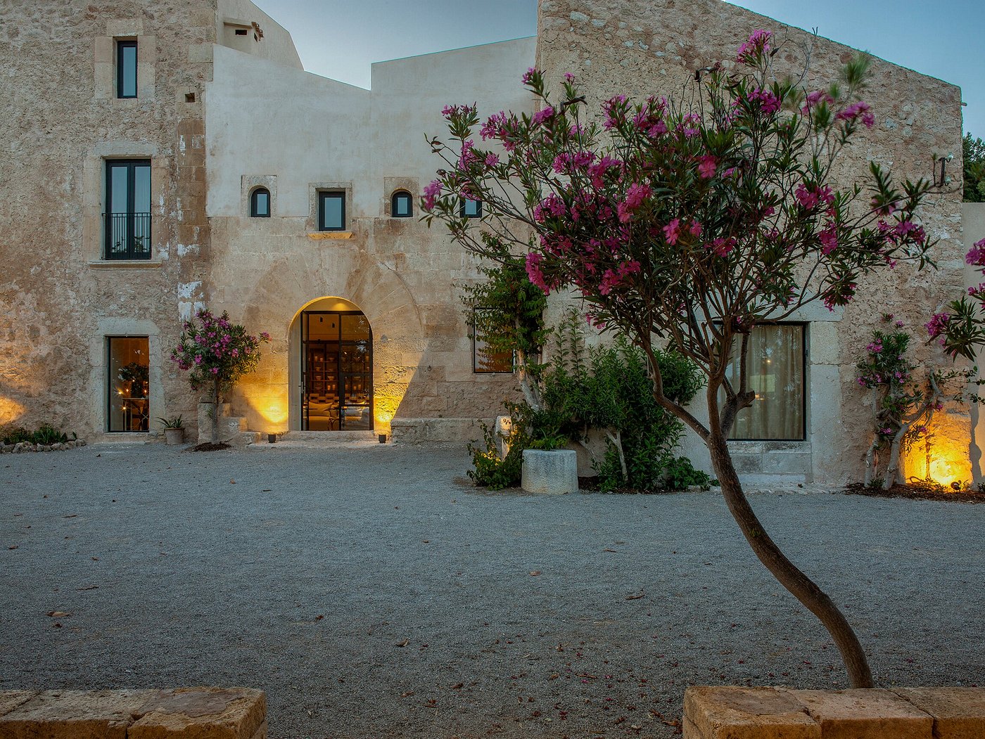 Luxury Hotel °223