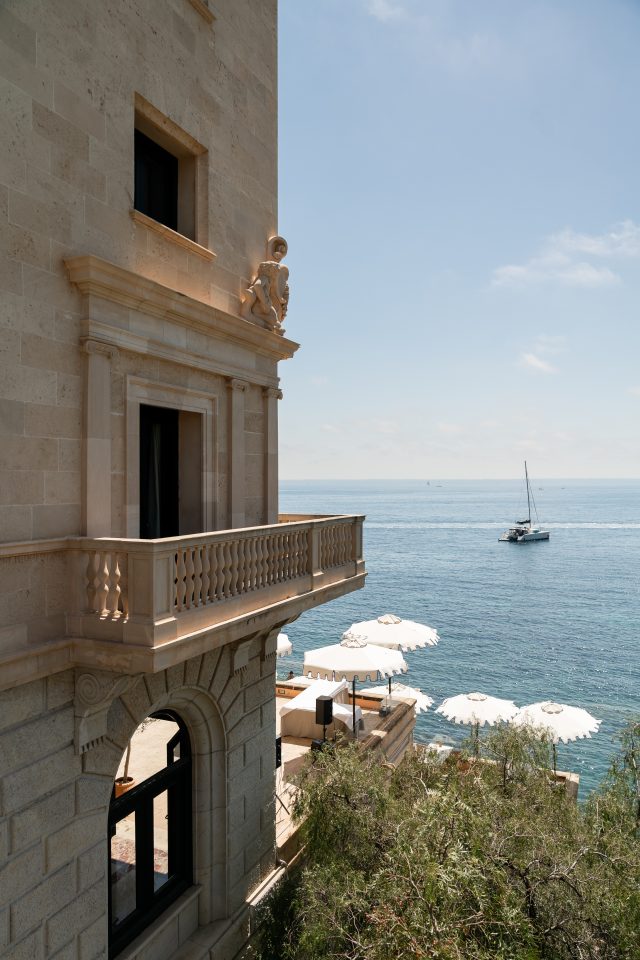 Luxury Hotel °182