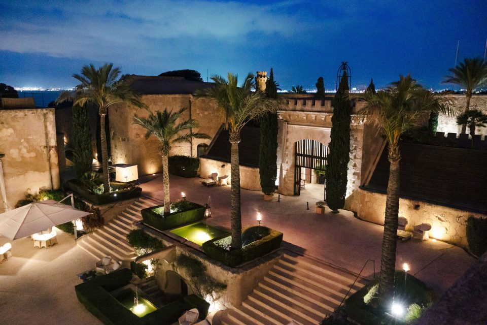 Luxury Hotel °36