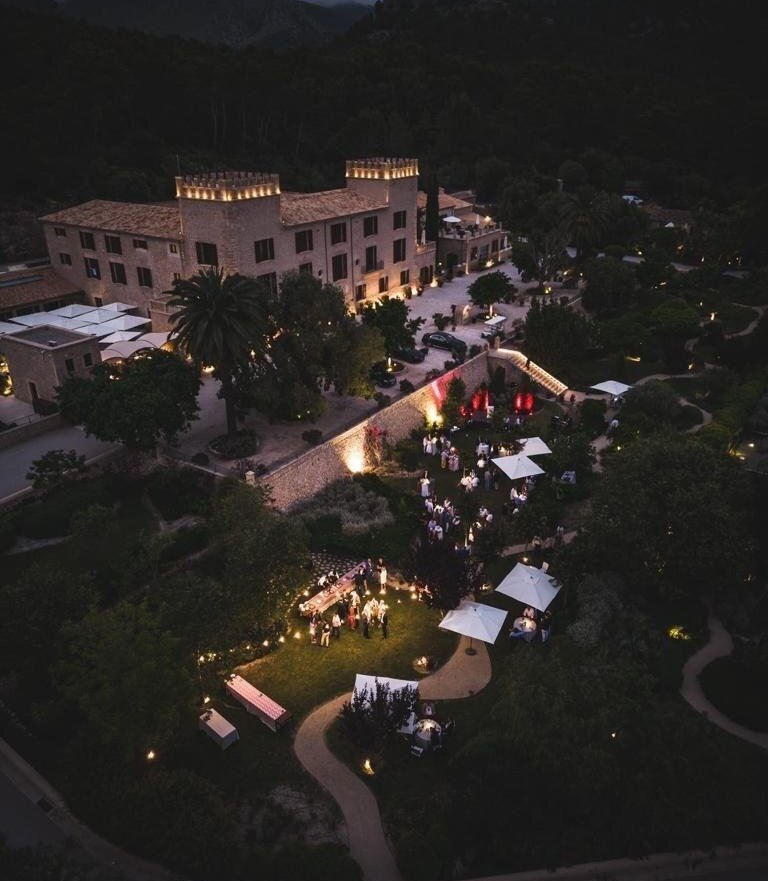 Luxury Hotel °48
